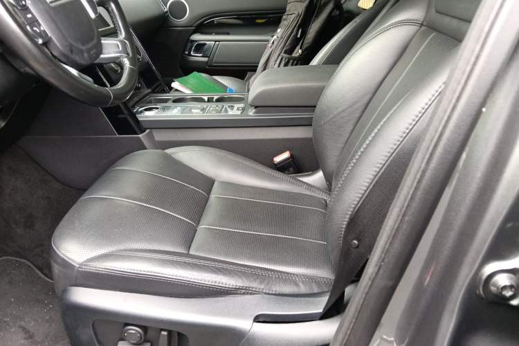 Used Land Rover Discovery 2017 3.0 SC V6 SE Left Front Seat