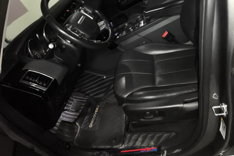 Used Land Rover Discovery 2017 3.0 SC V6 SE Left Front Seat
