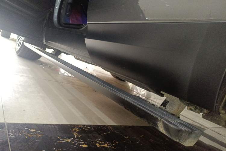 Used Land Rover Discovery 2017 3.0 SC V6 SE Left Side Sill