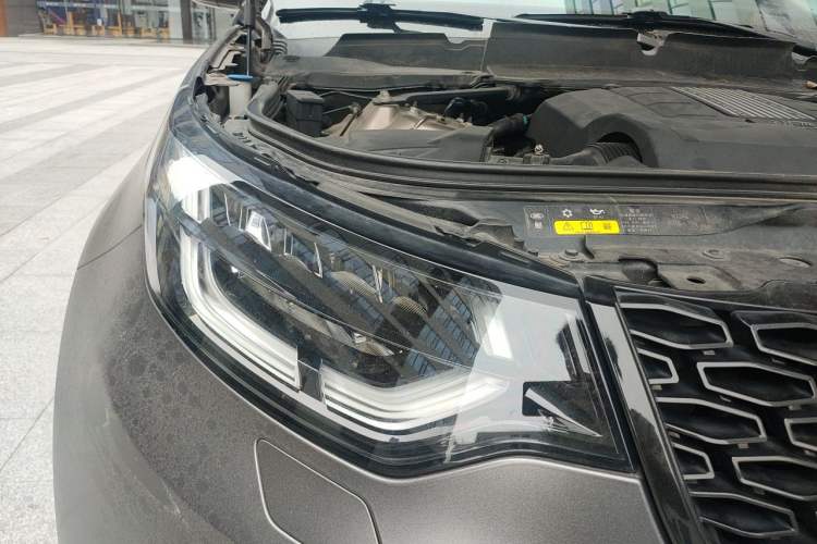 Used Land Rover Discovery 2017 3.0 SC V6 HSE Right Front Headlight