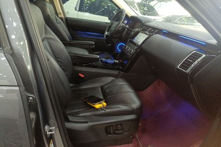 Used Land Rover Discovery 2017 3.0 SC V6 SE Right Front Seat