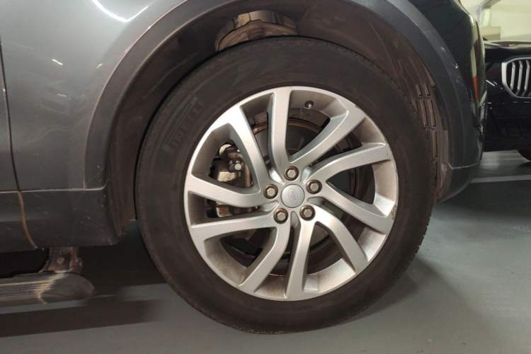 Used Land Rover Discovery 2017 3.0 SC V6 HSE Right Front Wheel Hub