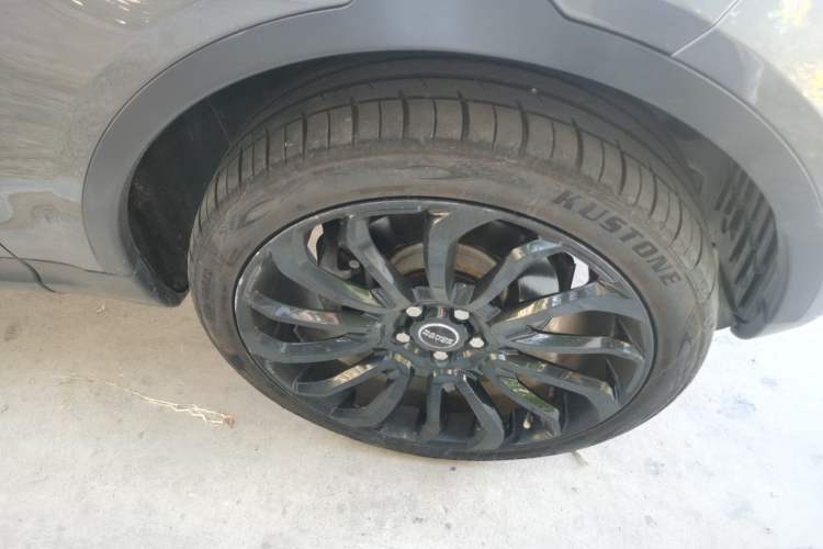 Used Land Rover Discovery 2017 3.0 SC V6 SE Right Front Wheel Hub