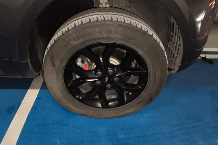 Used Land Rover Discovery 2017 3.0 SC V6 SE Right Front Wheel Hub