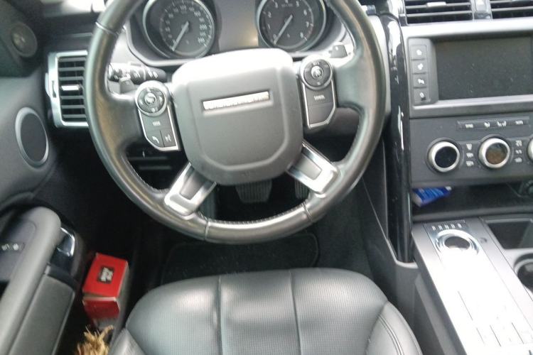Used Land Rover Discovery 2017 3.0 SC V6 SE Steering Wheel