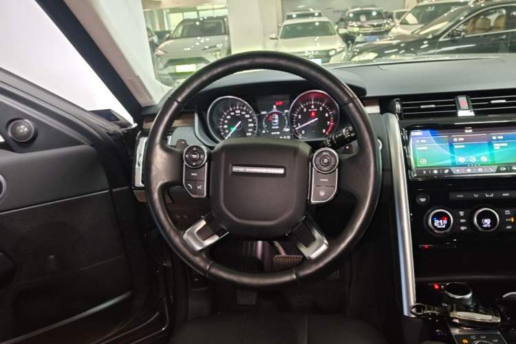 Used Land Rover Discovery 2017 3.0 SC V6 HSE Steering Wheel