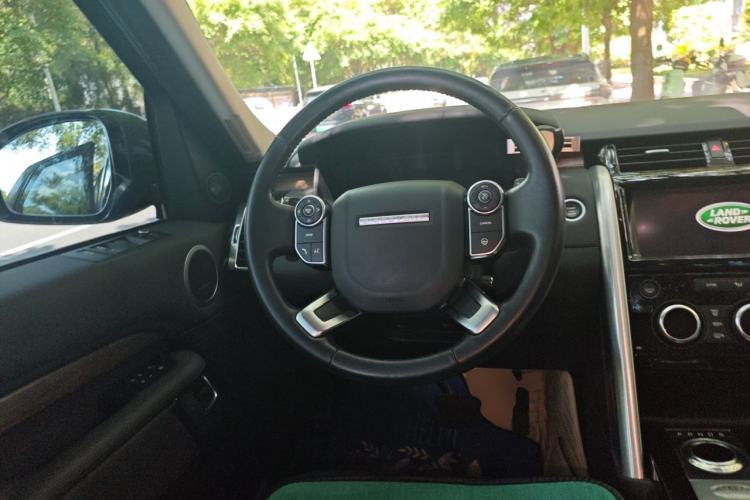 Used Land Rover Discovery 2017 3.0 SC V6 HSE Steering Wheel