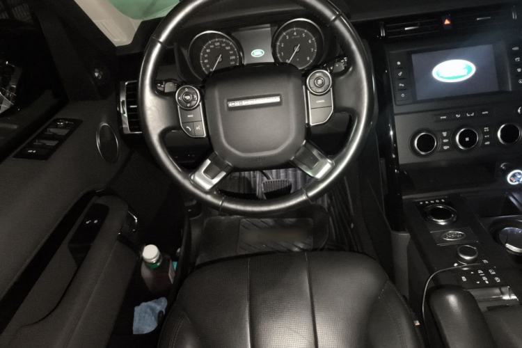 Used Land Rover Discovery 2017 3.0 SC V6 SE Steering Wheel