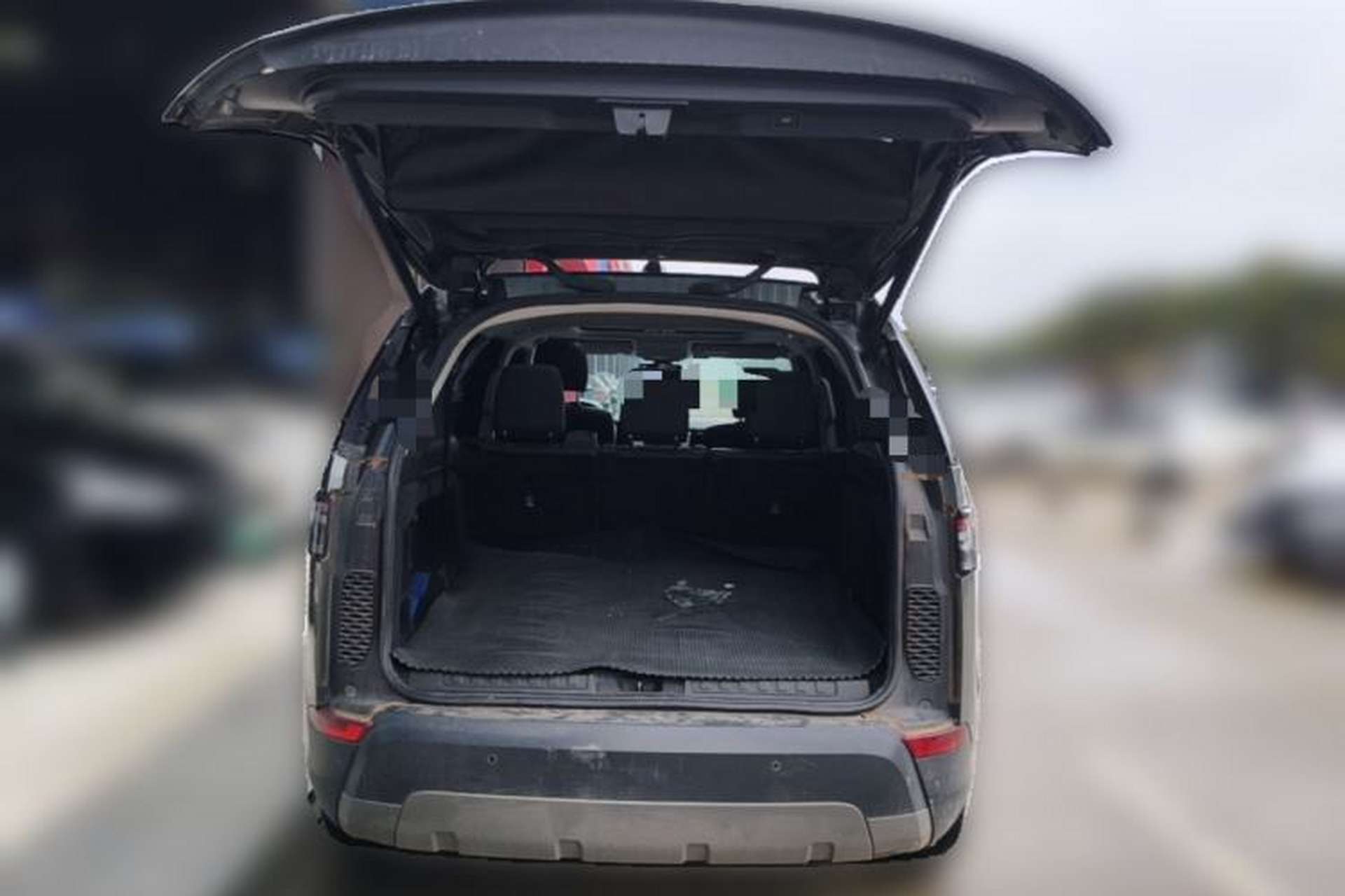 Used Land Rover Discovery 2017 3.0 SC V6 SE Trunk