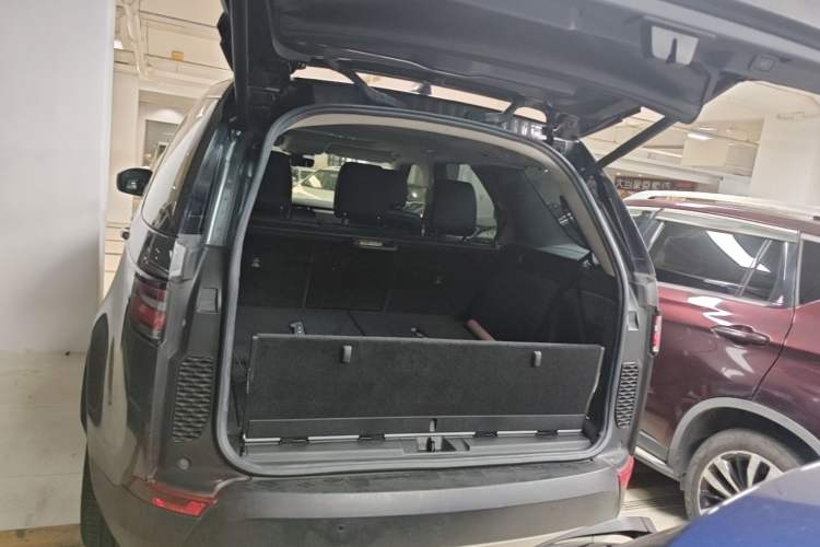 Used Land Rover Discovery 2017 3.0 SC V6 HSE Trunk