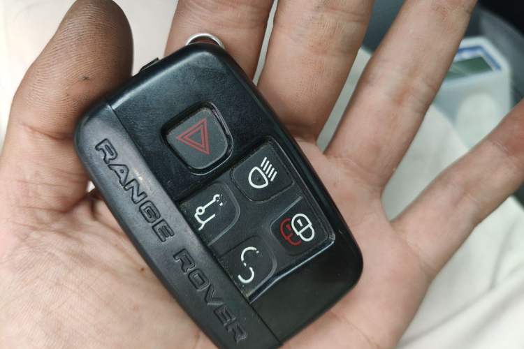 Used Land Rover Discovery 2017 3.0 SC V6 HSE Vehicle Key