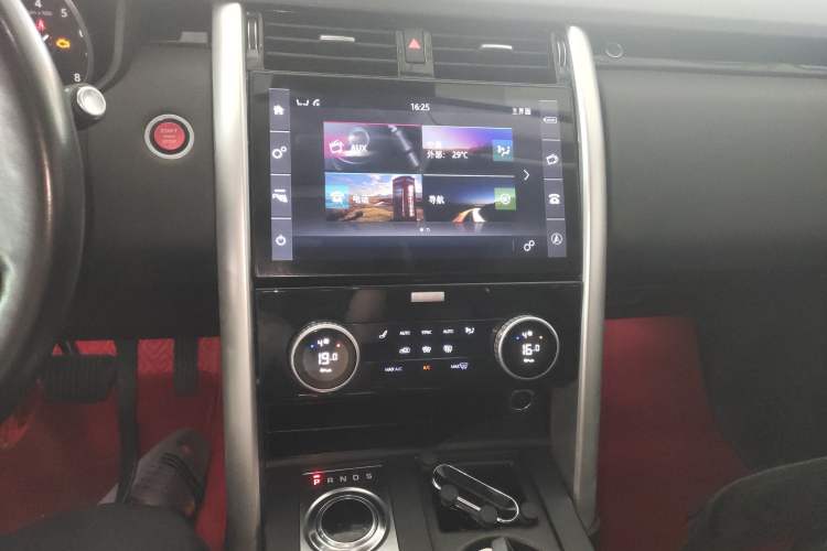 Used Land Rover Discovery 2017 3.0 SC V6 SE Audio And AC Panel