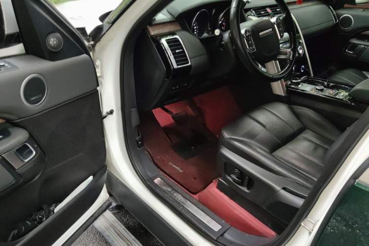 Used Land Rover Discovery 2017 3.0 SC V6 HSE Driver Seat