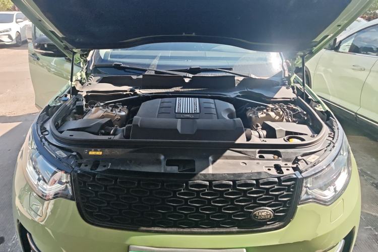 Used Land Rover Discovery 2017 3.0 SC V6 SE Engine Bay