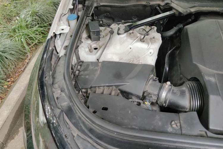 Used Land Rover Discovery 2017 3.0 SC V6 HSE Engine Bay Right