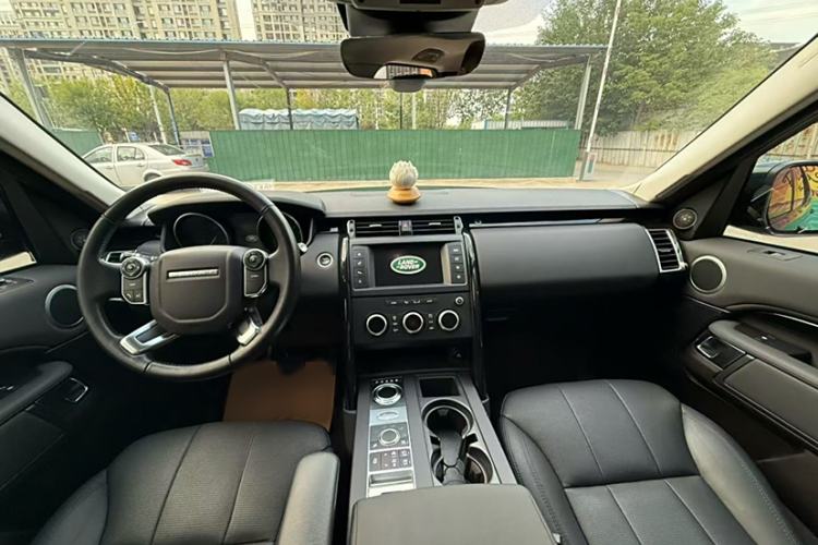 Used Land Rover Discovery 2017 3.0 SC V6 SE Exterior 4