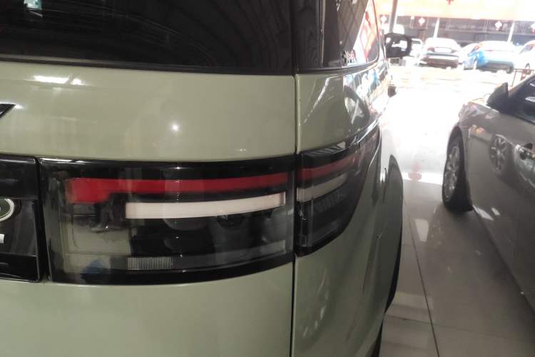 Used Land Rover Discovery 2017 3.0 SC V6 SE Exterior 6