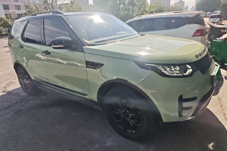 Used Land Rover Discovery 2017 3.0 SC V6 SE Front Right 45 Deg