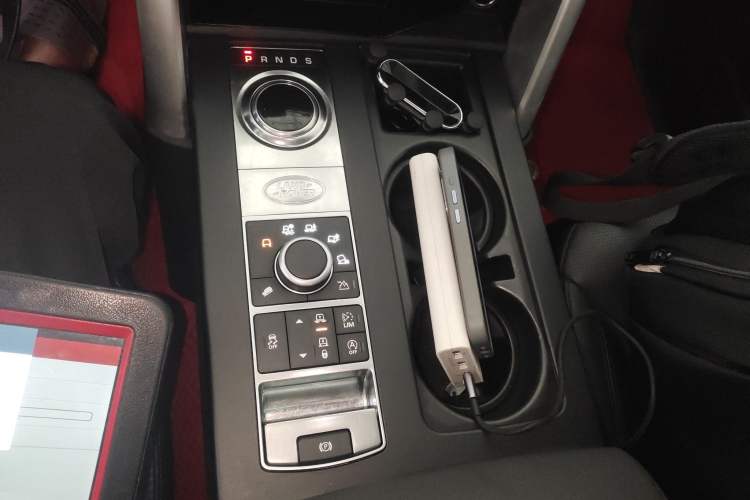 Used Land Rover Discovery 2017 3.0 SC V6 SE Gear Lever