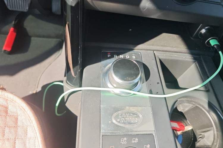 Used Land Rover Discovery 2017 3.0 SC V6 SE Gear Lever