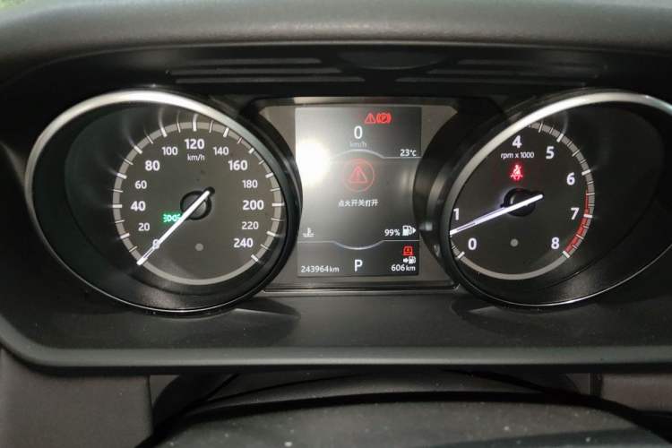 Used Land Rover Discovery 2017 3.0 SC V6 HSE Instrument Cluster