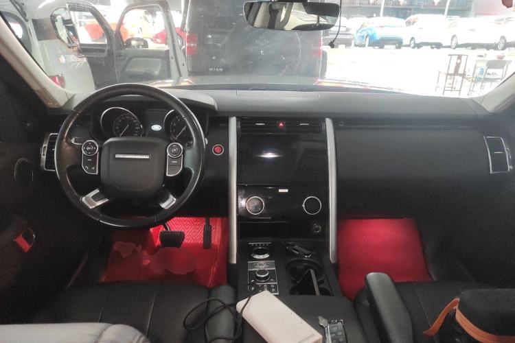 Used Land Rover Discovery 2017 3.0 SC V6 SE Interior 2