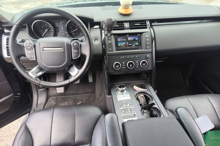 Used Land Rover Discovery 2017 3.0 SC V6 SE Interior 2