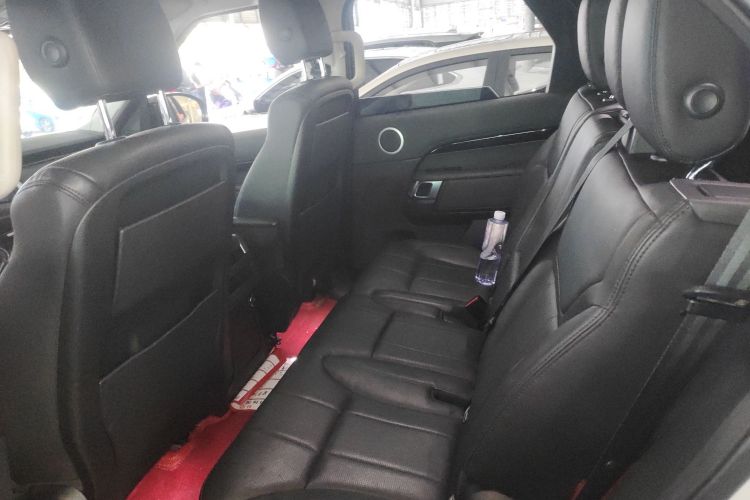 Used Land Rover Discovery 2017 3.0 SC V6 SE Interior 4