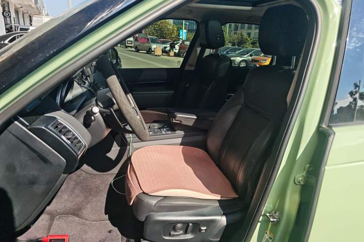 Used Land Rover Discovery 2017 3.0 SC V6 SE Left Front Seat
