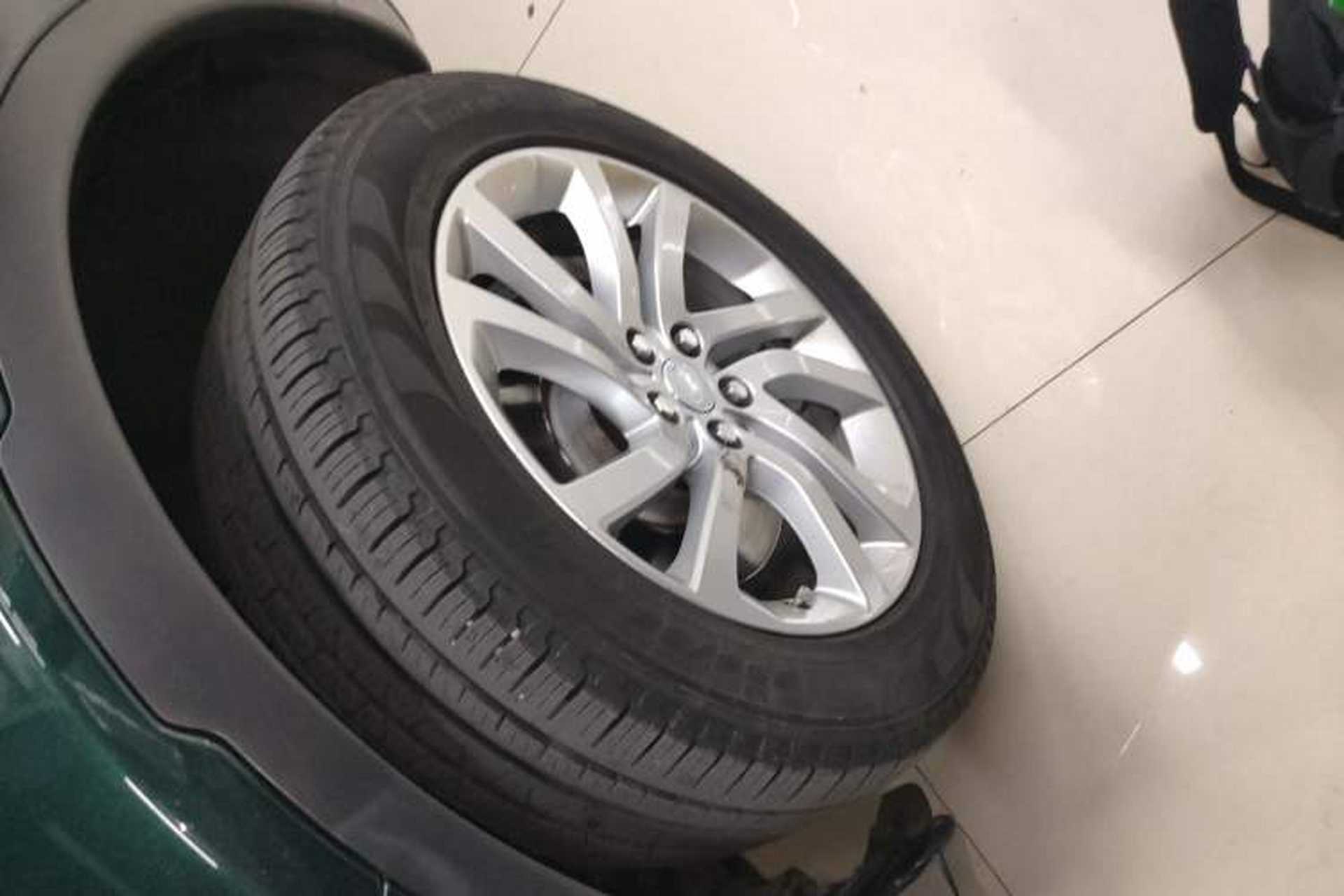 Used Land Rover Discovery 2017 3.0 SC V6 HSE Left Front Wheel Hub