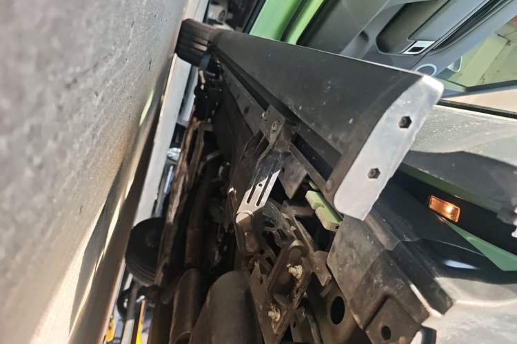 Used Land Rover Discovery 2017 3.0 SC V6 SE Left Side Sill