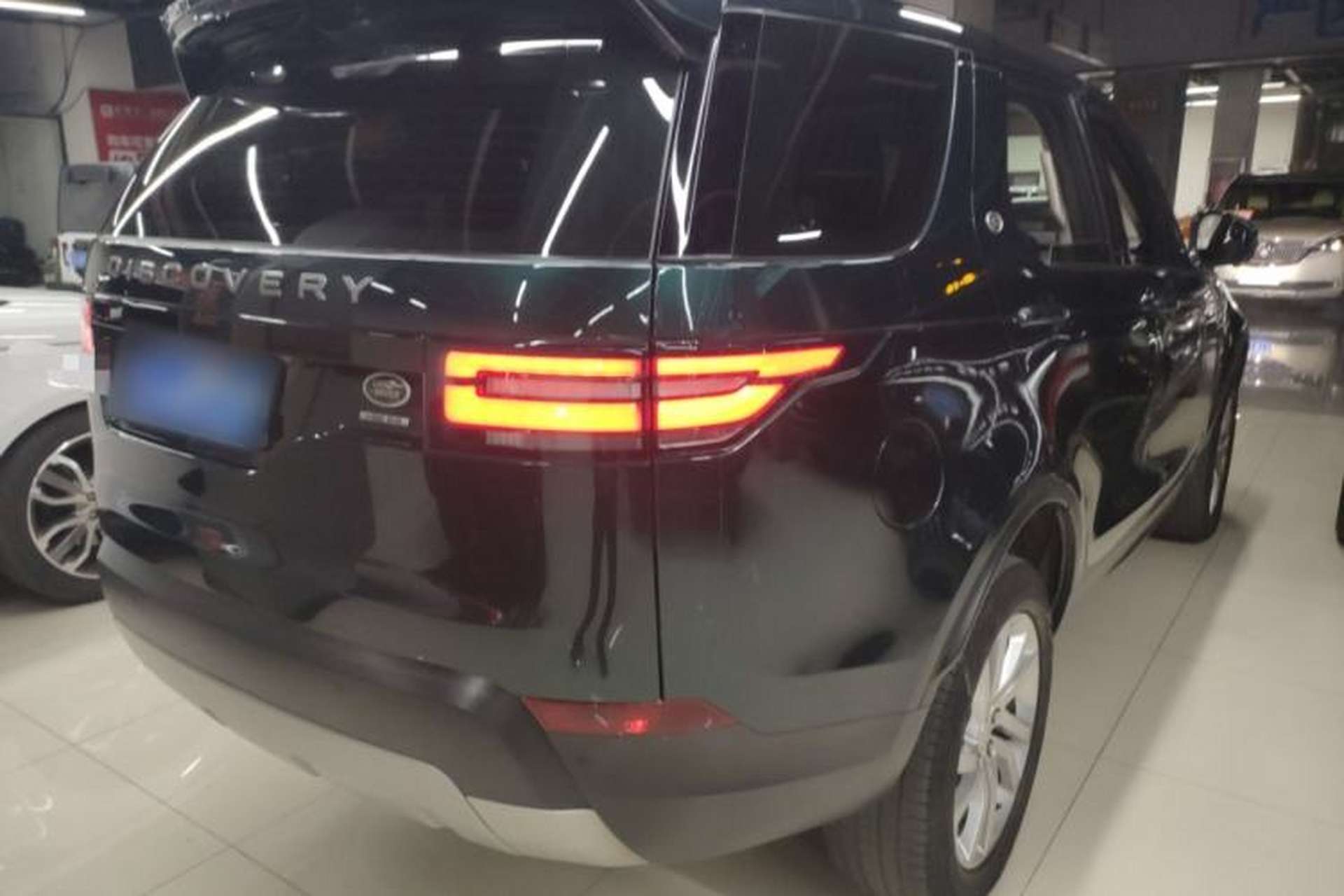 Used Land Rover Discovery 2017 3.0 SC V6 HSE Rear Right 45 Deg