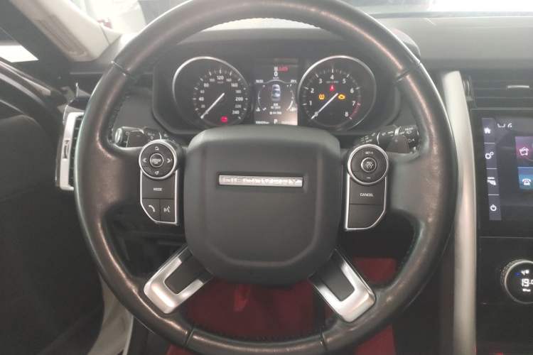 Used Land Rover Discovery 2017 3.0 SC V6 SE Steering Wheel