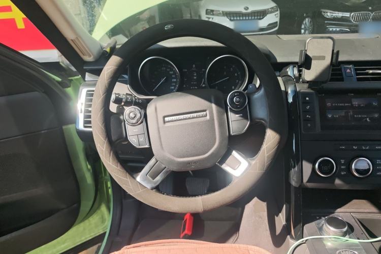 Used Land Rover Discovery 2017 3.0 SC V6 SE Steering Wheel
