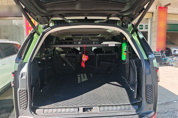 Used Land Rover Discovery 2017 3.0 SC V6 SE Trunk