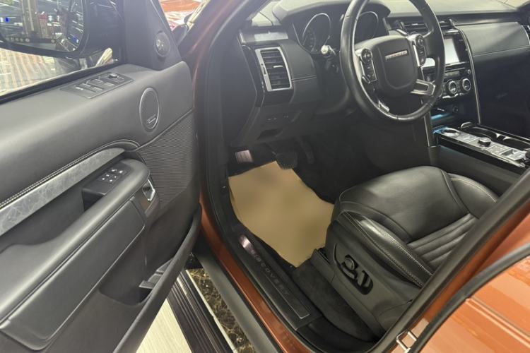 Used Land Rover Discovery 2017 3.0 SC V6 First Edition Limited Edition Interior 4