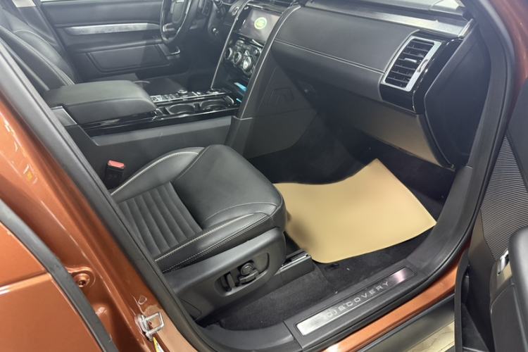 Used Land Rover Discovery 2017 3.0 SC V6 First Edition Limited Edition Interior 7