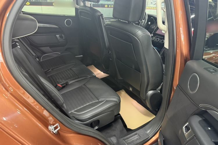 Used Land Rover Discovery 2017 3.0 SC V6 First Edition Limited Edition Interior 8