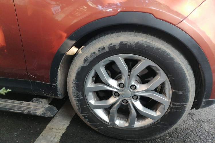 Used Land Rover Discovery 2017 3.0 SC V6 SE Right Front Wheel Hub