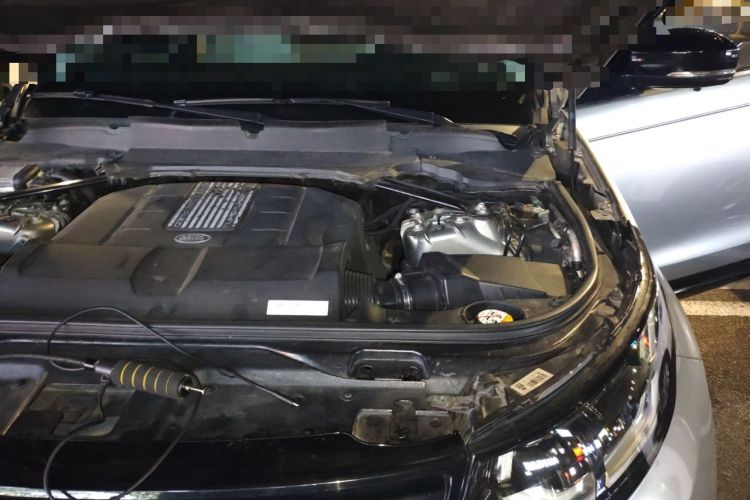 Used Land Rover Discovery 2017 3.0 SC V6 HSE Engine Bay Left
