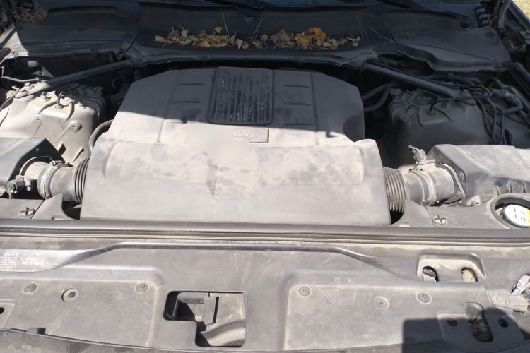 Used Land Rover Discovery 2017 3.0 SC V6 HSE Engine Bay
