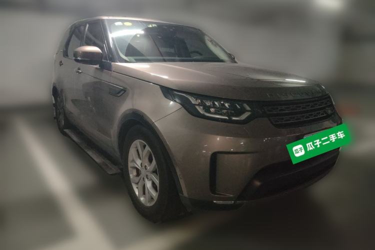 Used Land Rover Discovery 2017 3.0 SC V6 SE Front Right 45 Deg