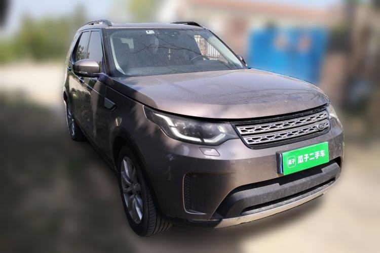 Used Land Rover Discovery 2017 3.0 SC V6 HSE Front Right 45 Deg