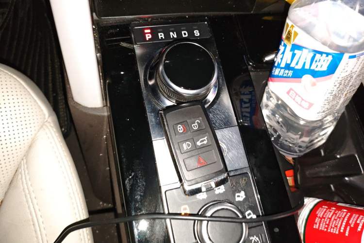 Used Land Rover Discovery 2017 3.0 SC V6 HSE Gear Lever