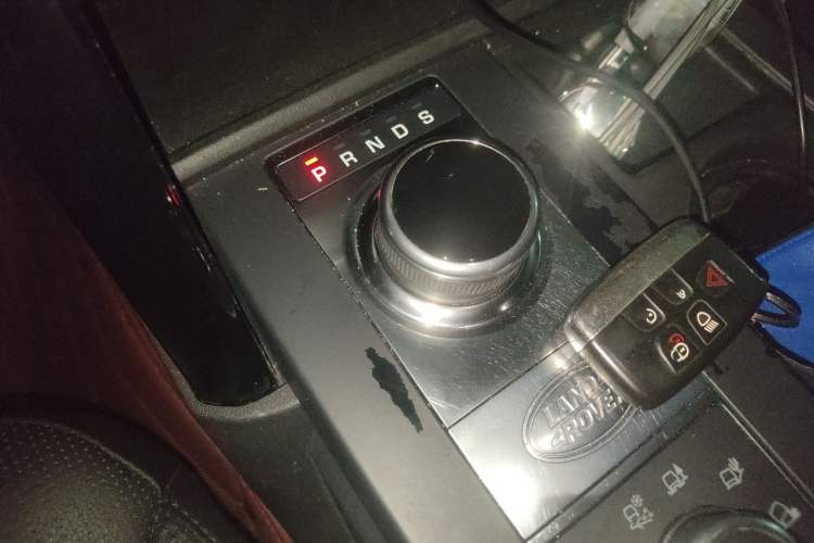 Used Land Rover Discovery 2017 3.0 SC V6 SE Gear Lever