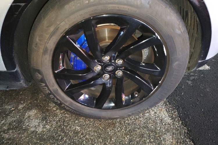 Used Land Rover Discovery 2017 3.0 SC V6 HSE Right Front Wheel Hub