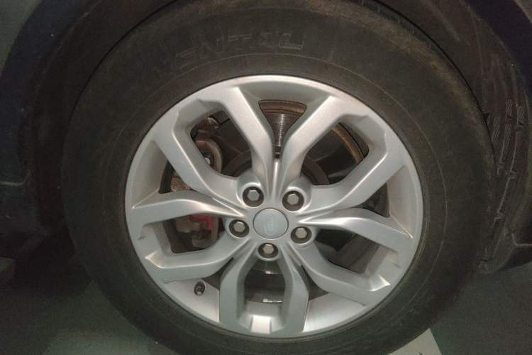 Used Land Rover Discovery 2017 3.0 SC V6 SE Right Front Wheel Hub