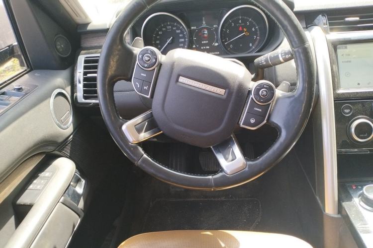 Used Land Rover Discovery 2017 3.0 SC V6 HSE Steering Wheel