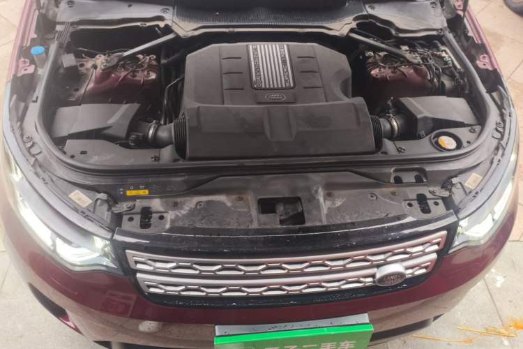 Used Land Rover Discovery 2017 3.0 SC V6 HSE LUXURY Engine Bay