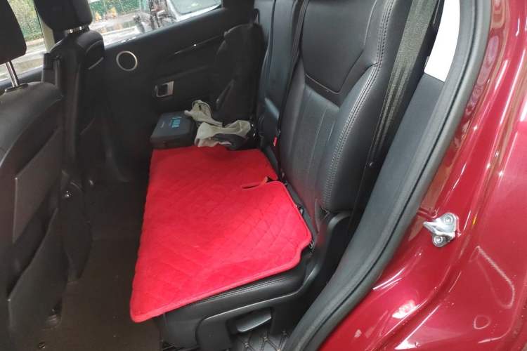 Used Land Rover Discovery 2017 3.0 SC V6 S Left Rear Seat